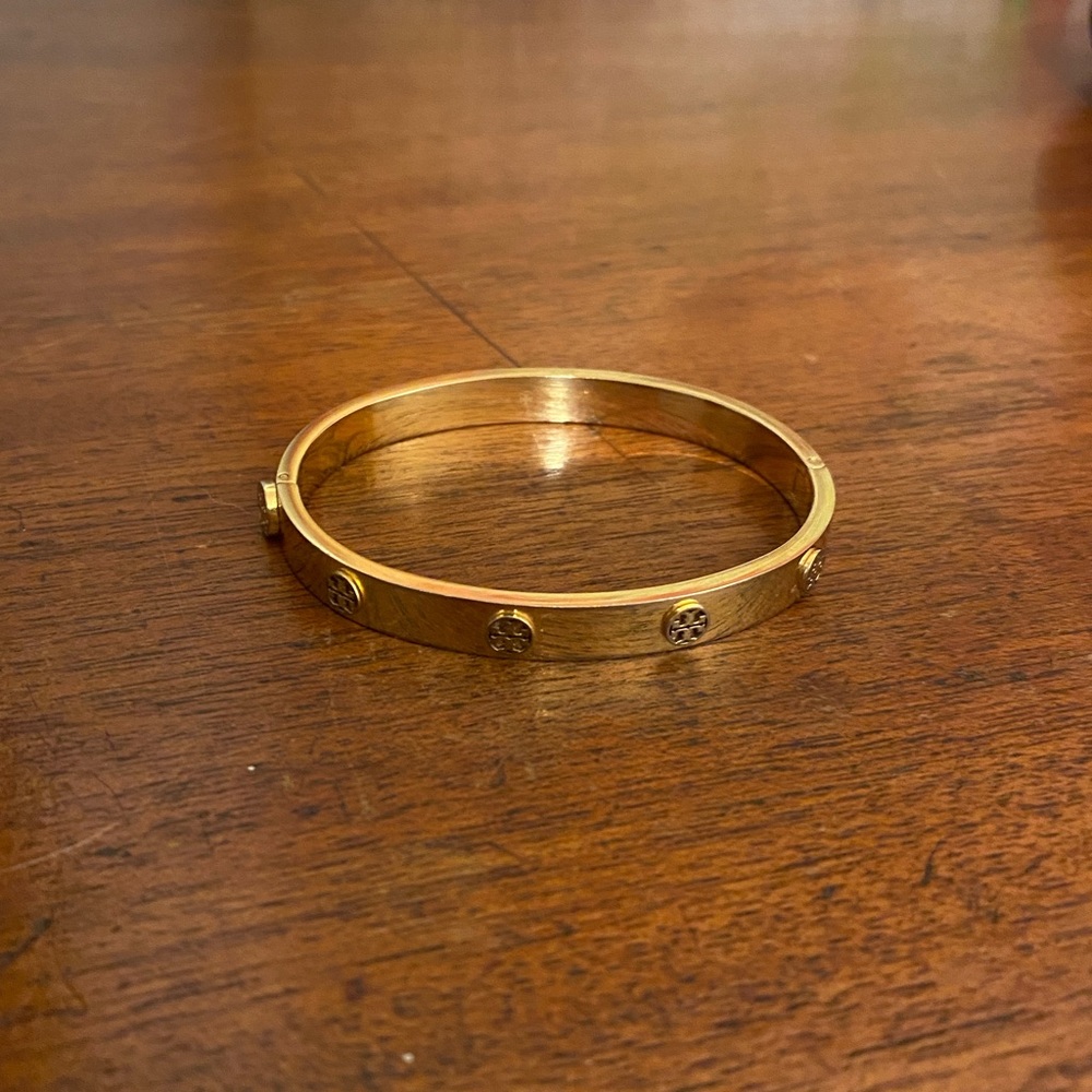 Tory Burch Miller Stud Hinge Bracelet 7MM Tory Gold